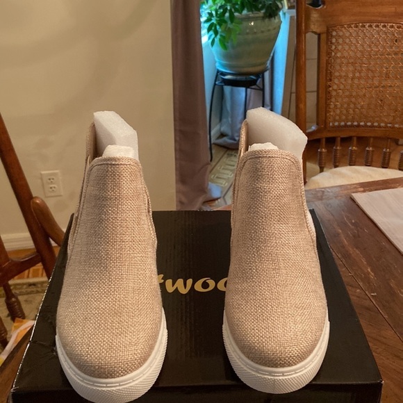 Outwood Shoes - NEW
OUTWOOD New ankle shoe 7M